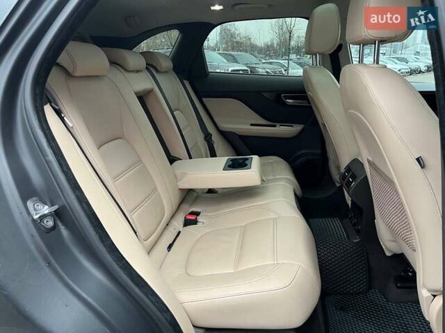 Зеленый Ягуар Ф-Пейс, объемом двигателя 2 л и пробегом 115 тыс. км за 22990 $, фото 11 на Automoto.ua