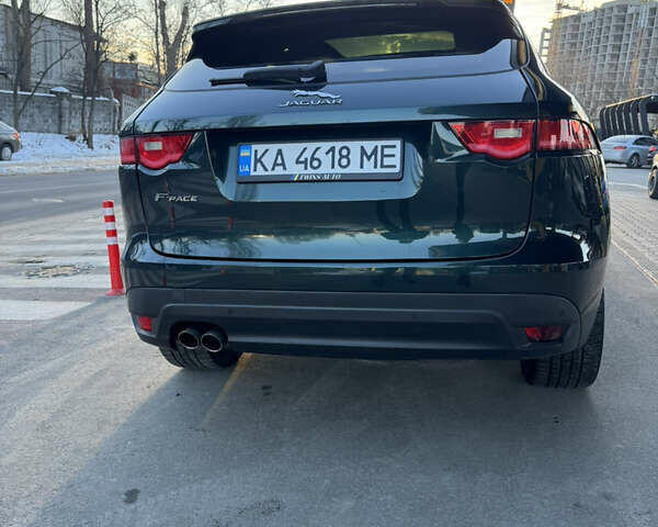 Зеленый Ягуар Ф-Пейс, объемом двигателя 2 л и пробегом 147 тыс. км за 22500 $, фото 3 на Automoto.ua