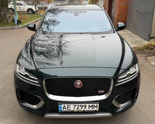 Зеленый Ягуар Ф-Пейс, объемом двигателя 2.99 л и пробегом 143 тыс. км за 28000 $, фото 3 на Automoto.ua