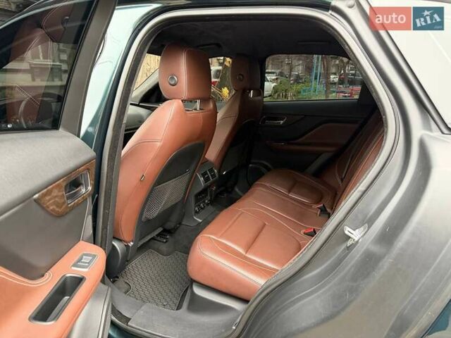 Зеленый Ягуар Ф-Пейс, объемом двигателя 2.99 л и пробегом 143 тыс. км за 28000 $, фото 12 на Automoto.ua