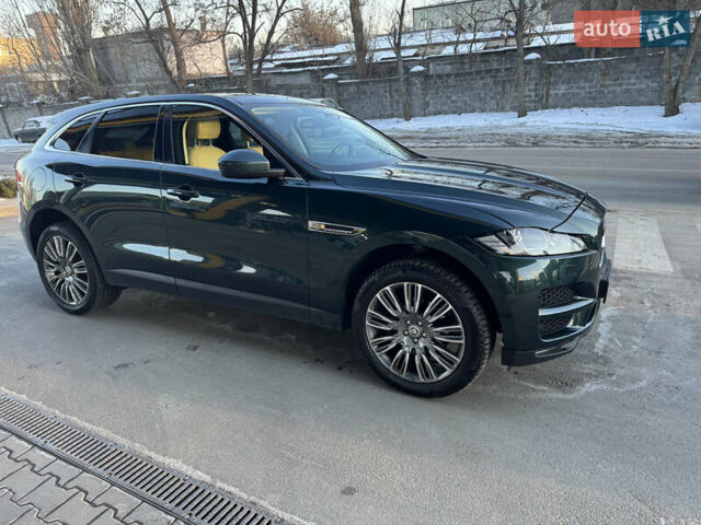 Зеленый Ягуар Ф-Пейс, объемом двигателя 2 л и пробегом 147 тыс. км за 22500 $, фото 4 на Automoto.ua