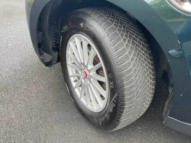 Зеленый Ягуар Ф-Пейс, объемом двигателя 2 л и пробегом 60 тыс. км за 14900 $, фото 8 на Automoto.ua