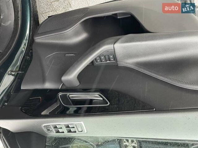 Зелений Ягуар Ф-Пейс, об'ємом двигуна 2 л та пробігом 175 тис. км за 21200 $, фото 2 на Automoto.ua