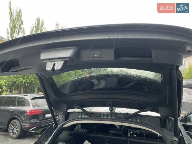 Зелений Ягуар Ф-Пейс, об'ємом двигуна 2 л та пробігом 175 тис. км за 21200 $, фото 17 на Automoto.ua