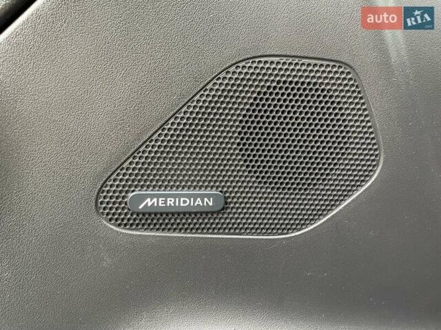 Зелений Ягуар Ф-Пейс, об'ємом двигуна 2 л та пробігом 175 тис. км за 21200 $, фото 3 на Automoto.ua