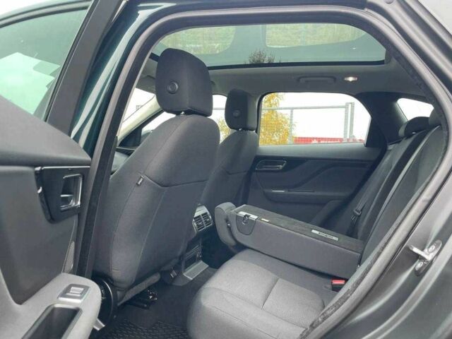 Зеленый Ягуар Ф-Пейс, объемом двигателя 2 л и пробегом 60 тыс. км за 14900 $, фото 10 на Automoto.ua