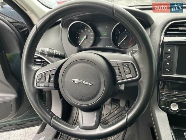 Зелений Ягуар Ф-Пейс, об'ємом двигуна 2 л та пробігом 175 тис. км за 21200 $, фото 10 на Automoto.ua