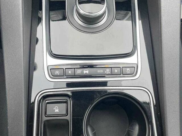 Зеленый Ягуар Ф-Пейс, объемом двигателя 2 л и пробегом 60 тыс. км за 14900 $, фото 13 на Automoto.ua