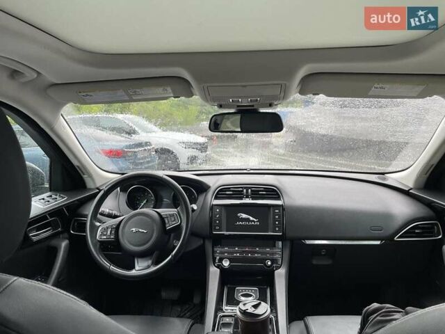 Зелений Ягуар Ф-Пейс, об'ємом двигуна 2 л та пробігом 175 тис. км за 21200 $, фото 14 на Automoto.ua