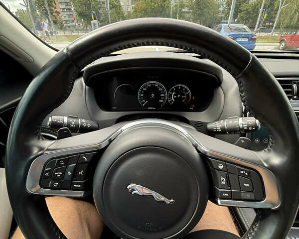 Зеленый Ягуар Ф-Пейс, объемом двигателя 3 л и пробегом 90 тыс. км за 24500 $, фото 13 на Automoto.ua