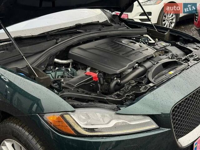 Зелений Ягуар Ф-Пейс, об'ємом двигуна 2 л та пробігом 101 тис. км за 18500 $, фото 12 на Automoto.ua