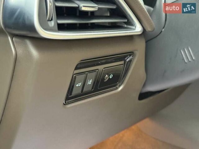 Зелений Ягуар Ф-Пейс, об'ємом двигуна 2 л та пробігом 101 тис. км за 18500 $, фото 25 на Automoto.ua