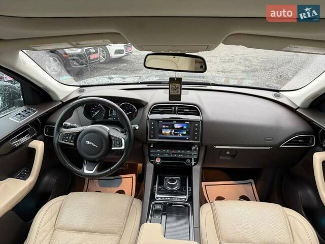 Зелений Ягуар Ф-Пейс, об'ємом двигуна 2 л та пробігом 101 тис. км за 18500 $, фото 31 на Automoto.ua