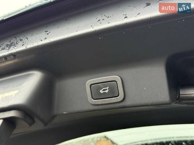 Зелений Ягуар Ф-Пейс, об'ємом двигуна 2 л та пробігом 101 тис. км за 18500 $, фото 40 на Automoto.ua