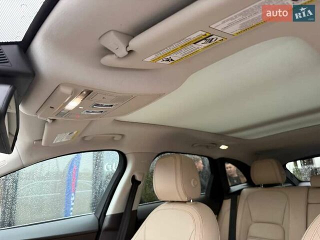 Зелений Ягуар Ф-Пейс, об'ємом двигуна 2 л та пробігом 101 тис. км за 18500 $, фото 21 на Automoto.ua