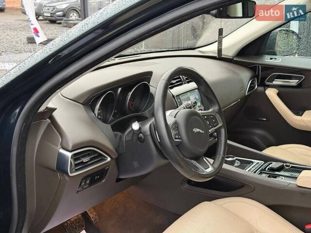 Зелений Ягуар Ф-Пейс, об'ємом двигуна 2 л та пробігом 101 тис. км за 18500 $, фото 23 на Automoto.ua