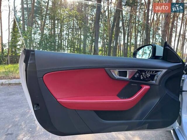 Білий Ягуар Ф-Тайп, об'ємом двигуна 3 л та пробігом 93 тис. км за 35990 $, фото 33 на Automoto.ua