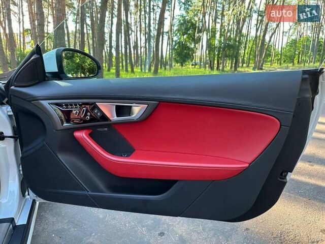 Білий Ягуар Ф-Тайп, об'ємом двигуна 3 л та пробігом 93 тис. км за 35990 $, фото 36 на Automoto.ua