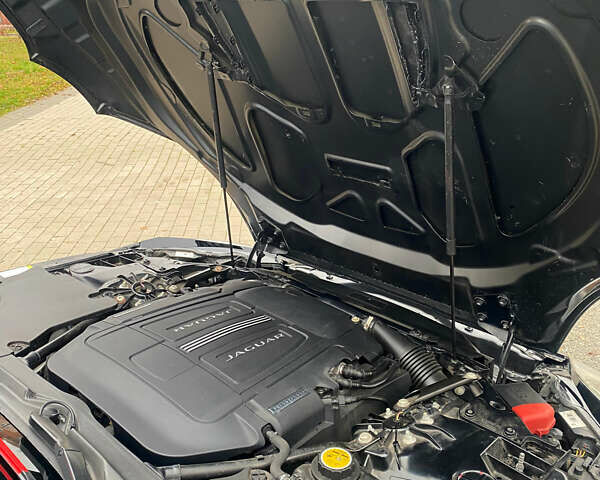 Черный Ягуар Ф-Тайп, объемом двигателя 3 л и пробегом 75 тыс. км за 33300 $, фото 37 на Automoto.ua