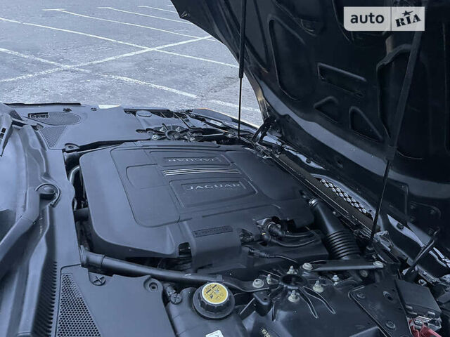 Черный Ягуар Ф-Тайп, объемом двигателя 3 л и пробегом 86 тыс. км за 24000 $, фото 10 на Automoto.ua