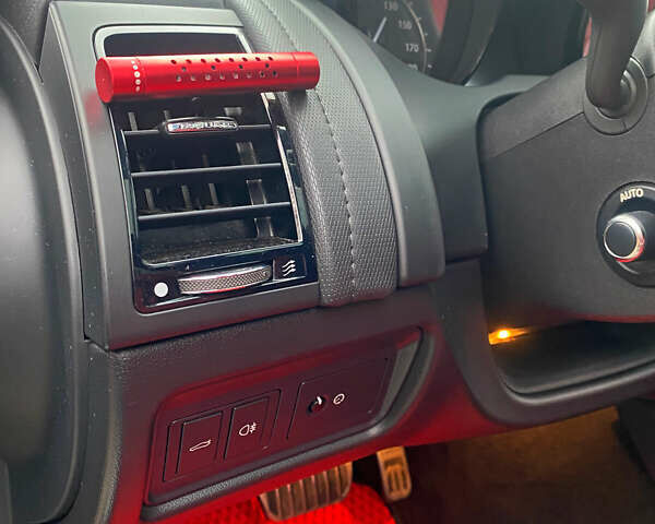 Черный Ягуар Ф-Тайп, объемом двигателя 3 л и пробегом 75 тыс. км за 33300 $, фото 26 на Automoto.ua