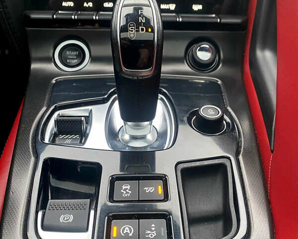 Черный Ягуар Ф-Тайп, объемом двигателя 3 л и пробегом 75 тыс. км за 33300 $, фото 18 на Automoto.ua