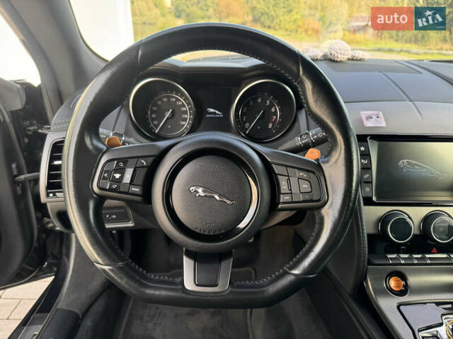 Черный Ягуар Ф-Тайп, объемом двигателя 3 л и пробегом 158 тыс. км за 22550 $, фото 7 на Automoto.ua