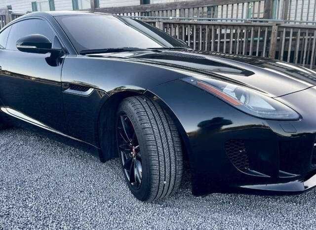 Черный Ягуар Ф-Тайп, объемом двигателя 3 л и пробегом 36 тыс. км за 9400 $, фото 5 на Automoto.ua