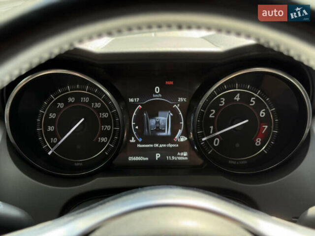 Черный Ягуар Ф-Тайп, объемом двигателя 3 л и пробегом 57 тыс. км за 31500 $, фото 17 на Automoto.ua