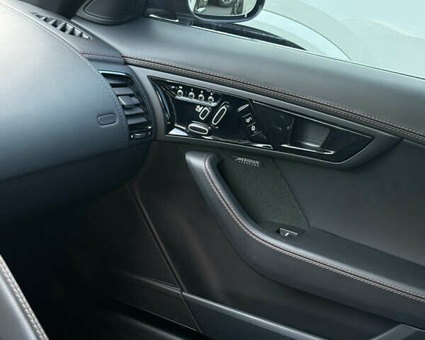 Чорний Ягуар Ф-Тайп, об'ємом двигуна 5 л та пробігом 45 тис. км за 42000 $, фото 37 на Automoto.ua