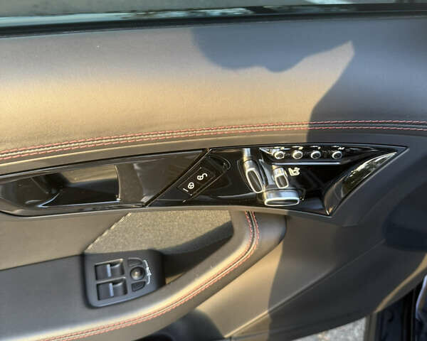 Чорний Ягуар Ф-Тайп, об'ємом двигуна 5 л та пробігом 45 тис. км за 42000 $, фото 23 на Automoto.ua