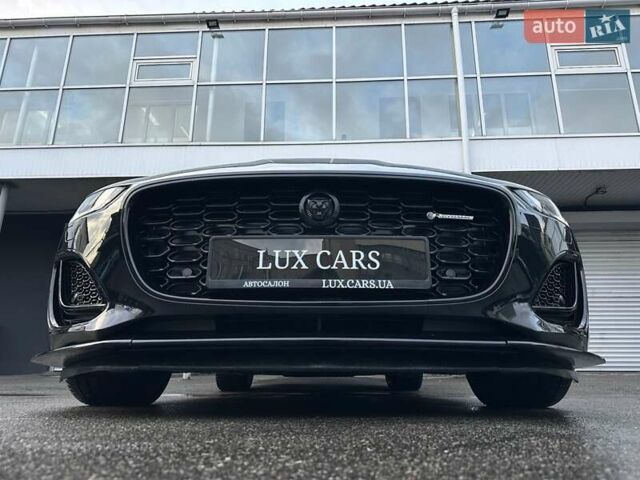 Черный Ягуар Ф-Тайп, объемом двигателя 2 л и пробегом 18 тыс. км за 64900 $, фото 1 на Automoto.ua