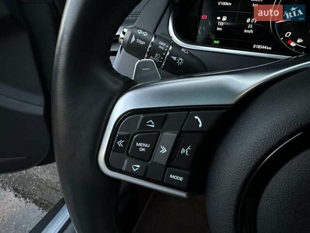 Черный Ягуар Ф-Тайп, объемом двигателя 2 л и пробегом 18 тыс. км за 64900 $, фото 69 на Automoto.ua