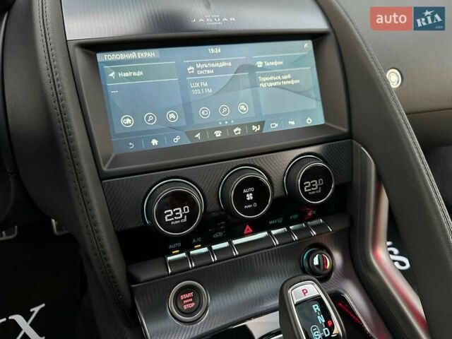 Черный Ягуар Ф-Тайп, объемом двигателя 2 л и пробегом 18 тыс. км за 64900 $, фото 49 на Automoto.ua