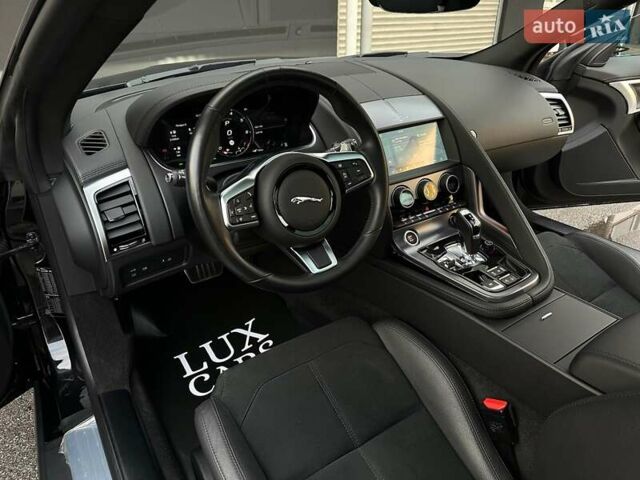 Черный Ягуар Ф-Тайп, объемом двигателя 2 л и пробегом 18 тыс. км за 64900 $, фото 38 на Automoto.ua