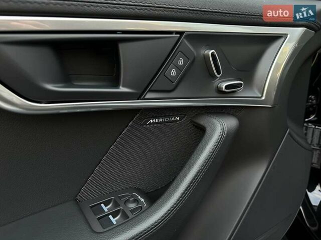 Черный Ягуар Ф-Тайп, объемом двигателя 2 л и пробегом 18 тыс. км за 64900 $, фото 39 на Automoto.ua