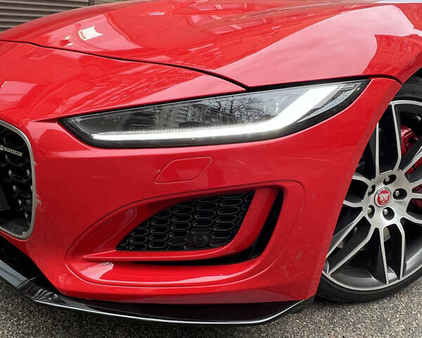 Красный Ягуар Ф-Тайп, объемом двигателя 3 л и пробегом 29 тыс. км за 61900 $, фото 3 на Automoto.ua