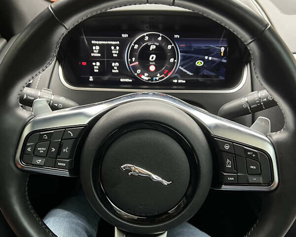 Красный Ягуар Ф-Тайп, объемом двигателя 3 л и пробегом 29 тыс. км за 61900 $, фото 13 на Automoto.ua