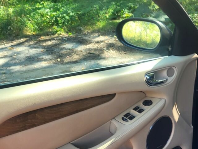 Синий Ягуар Ф-Тайп, объемом двигателя 2.1 л и пробегом 168 тыс. км за 4100 $, фото 5 на Automoto.ua