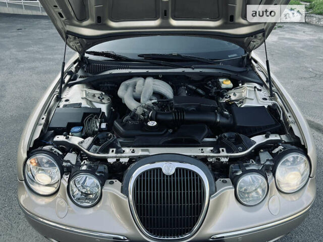 Бежевый Ягуар С-Тайп, объемом двигателя 3 л и пробегом 217 тыс. км за 7777 $, фото 29 на Automoto.ua