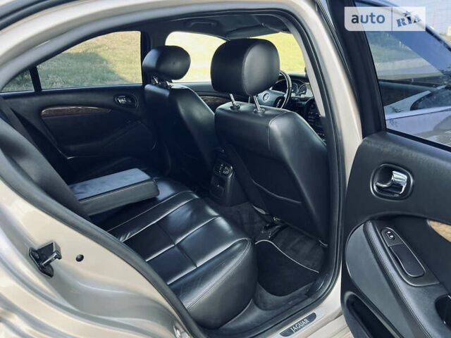 Бежевый Ягуар С-Тайп, объемом двигателя 3 л и пробегом 217 тыс. км за 7777 $, фото 27 на Automoto.ua