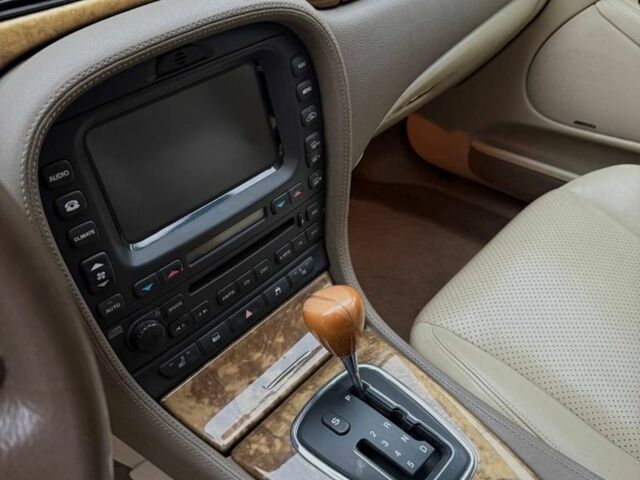 Черный Ягуар С-Тайп, объемом двигателя 2.7 л и пробегом 125 тыс. км за 4500 $, фото 4 на Automoto.ua