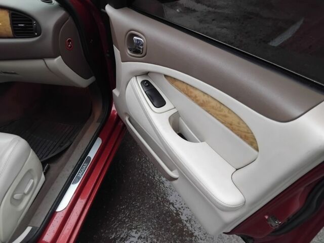 Красный Ягуар С-Тайп, объемом двигателя 2.7 л и пробегом 230 тыс. км за 5905 $, фото 6 на Automoto.ua