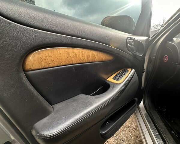 Сірий Ягуар S-Type, об'ємом двигуна 0 л та пробігом 200 тис. км за 1500 $, фото 7 на Automoto.ua