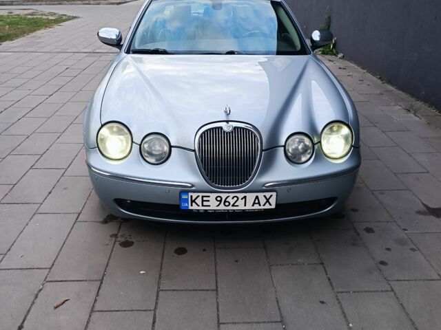 Сірий Ягуар S-Type, об'ємом двигуна 3 л та пробігом 134 тис. км за 5049 $, фото 1 на Automoto.ua