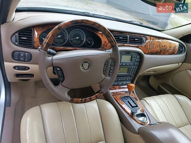 Сірий Ягуар S-Type, об'ємом двигуна 2.97 л та пробігом 134 тис. км за 5000 $, фото 11 на Automoto.ua