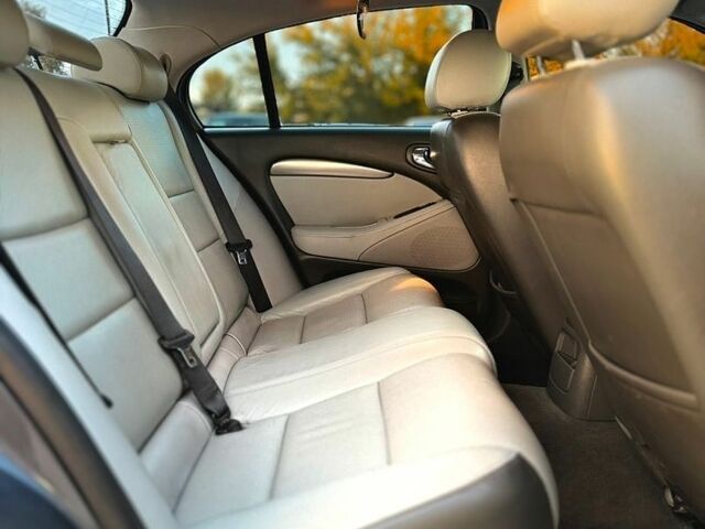 Сірий Ягуар S-Type, об'ємом двигуна 2.97 л та пробігом 290 тис. км за 6500 $, фото 10 на Automoto.ua