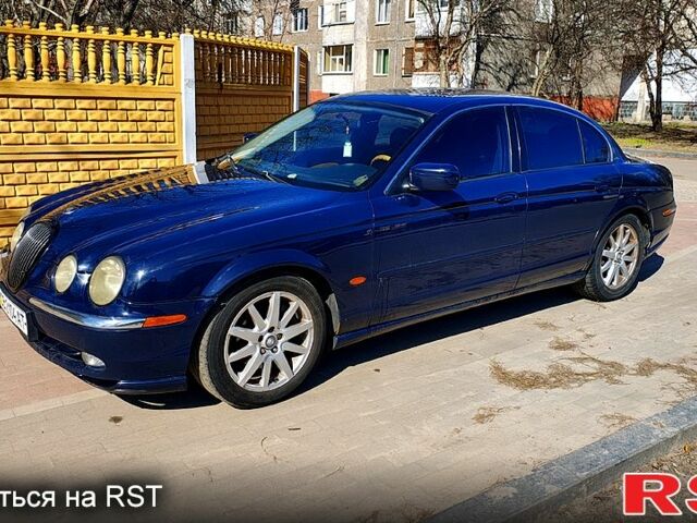 Синий Ягуар С-Тайп, объемом двигателя 3 л и пробегом 320 тыс. км за 4200 $, фото 1 на Automoto.ua