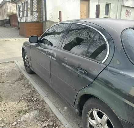 Зеленый Ягуар С-Тайп, объемом двигателя 4 л и пробегом 300 тыс. км за 2851 $, фото 1 на Automoto.ua