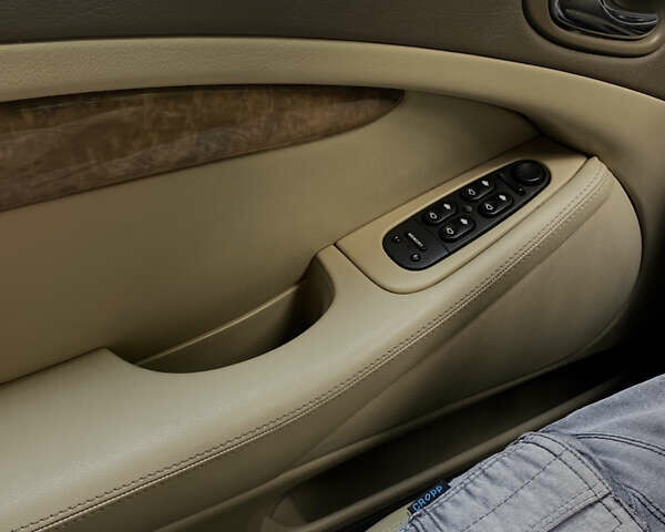 Зеленый Ягуар С-Тайп, объемом двигателя 2.7 л и пробегом 363 тыс. км за 7100 $, фото 5 на Automoto.ua